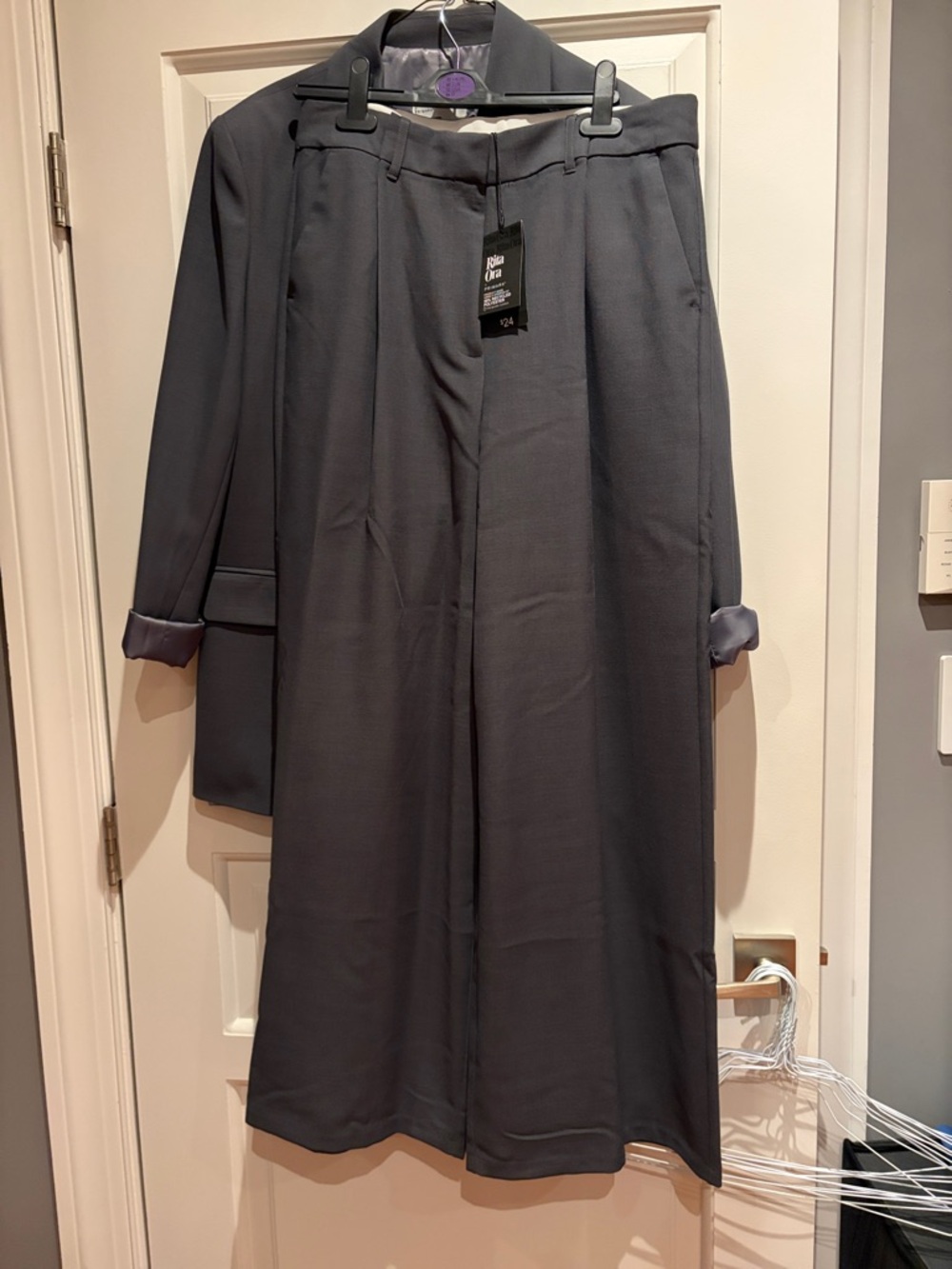 Primark Charcoal Gray Double-Breasted Blazer with Wide-Leg Pants Set - Picture 2 of 3